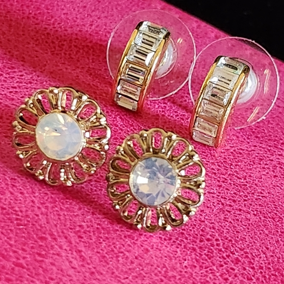 Jewelry - 2 pairs of earrings
